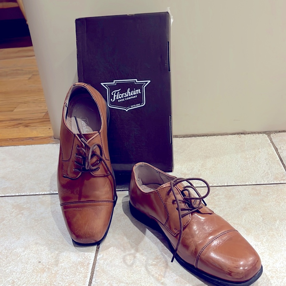 Florsheim  dress shoes- lace up boys cognac size 4M worn once